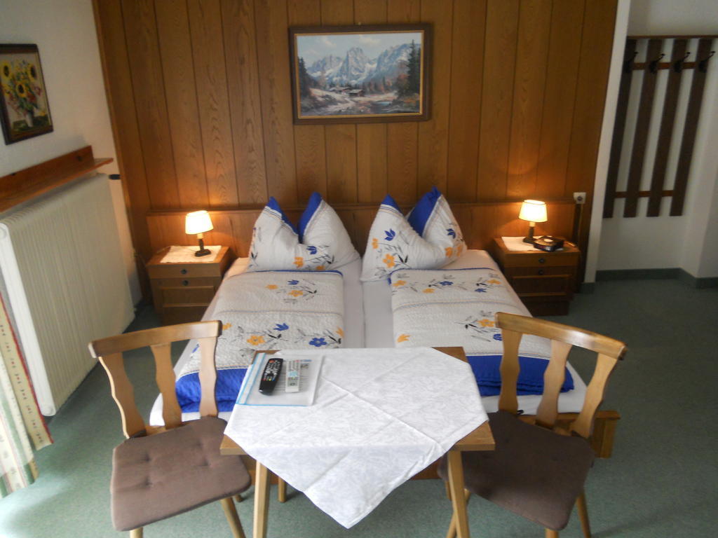 Haus Zur Linde Hotell Wagrain Rum bild