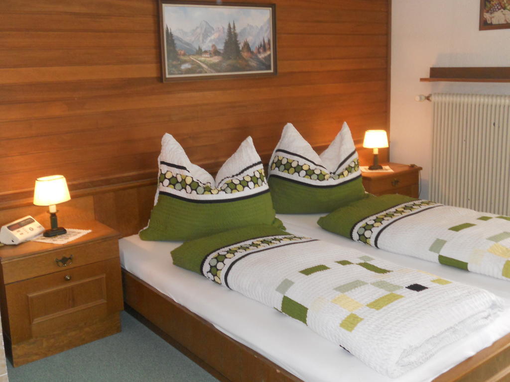 Haus Zur Linde Hotell Wagrain Rum bild